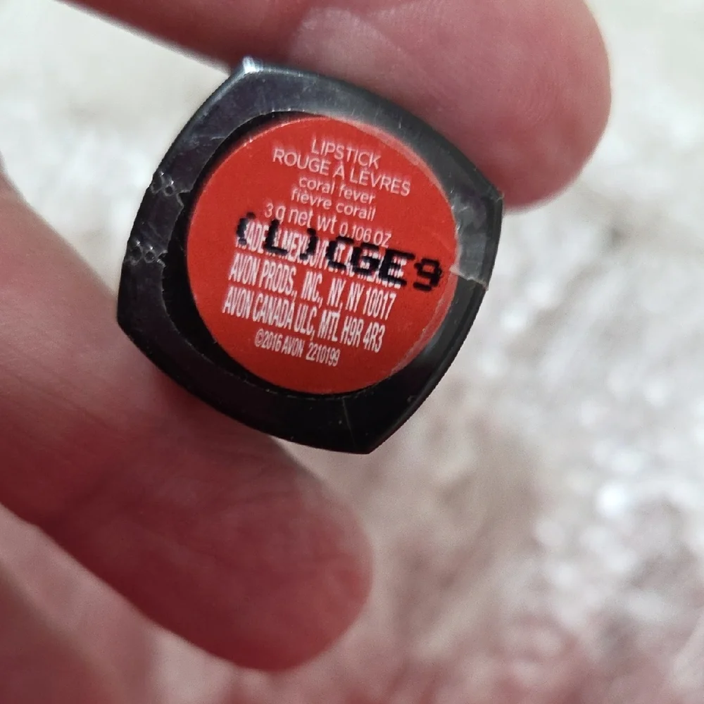 Avon True Color Perfectly Matte Lipstick Coral Fever